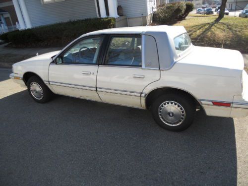 1990 buick skylark base sedan 4-door 2.5l 52k miles one owner 30+ mpg
