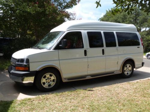 2011 chevrolet express wheelchair handicap ez lock leather conversion van