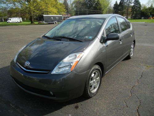 2009 toyota prius  41k miles leather navi back up cam new tires