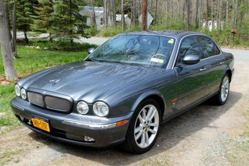 2004 jaguar xjr v8 supercharged 390hp 4dr base sedan