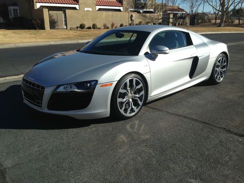 Ice silver metallic, r tronic, piano black inlays, illuminated door sill inserts