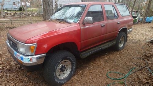 1995 toyota sr5 v6 4runner  4x4 for parts or to fix it...