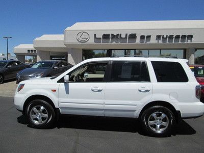 2008 4wd awd white v6 leather sunroof miles:55k 3rd row suv