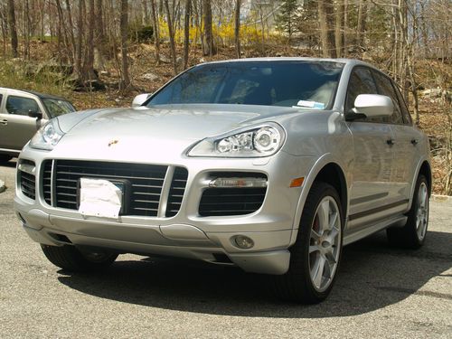 Porsche cayenne gts tiptronic