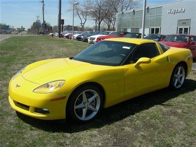 2011 corvette 6 speed, lt1, yellow/black, xm, onstar, only 9087 miles