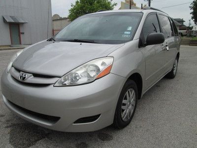 2006 8 passenger sienna runs and drives smooth low reserve priced to sell