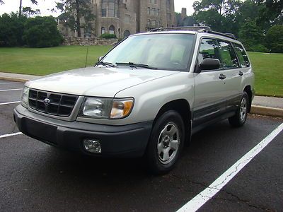 2000 subaru forester all wheel drive drives great and clean no reserve !