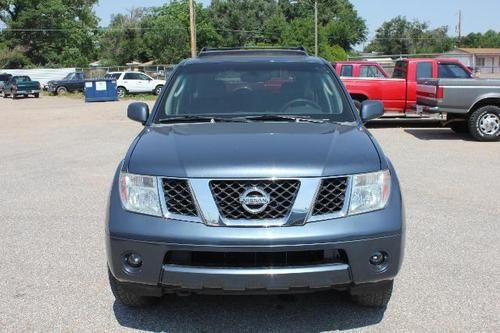 2005 nissan pathfinder super clean 3rd row seats no res