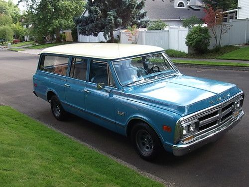 1972 3 door chevrolet gmc suburban 2wheel drive awsome !! one owner rear air