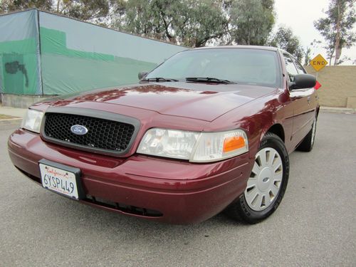 2006 ford crown victoria (p71) in excellent running conditions and shape