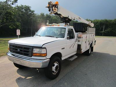 Excellent maintained bucket truck !