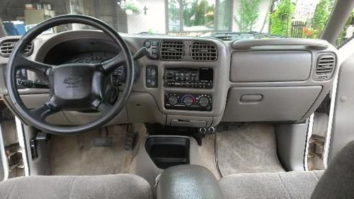 Sell Used 2000 Chevrolet Blazer Lt Sport Utility 4 Door 4 3l