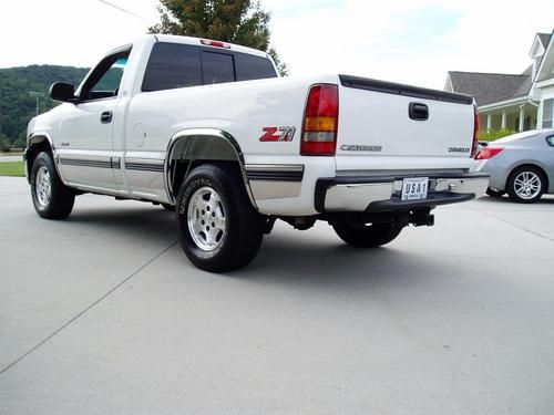 1999 chevrolet 1500 ls 4x4 z71 .. 34k miles .. the best 99 you will ever find ..