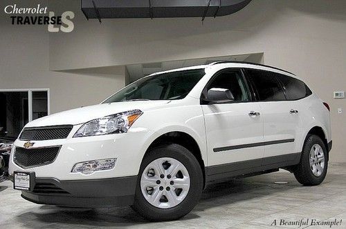 2011 chevrolet traverse ls only 1k miles automatic headlights third row seats