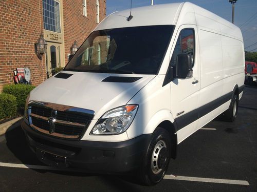 2007 dodge sprinter 3500 170" hightop 97k park sensors, 3 seats, extremely cean