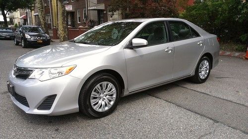 2013 toyota camry  only 13k