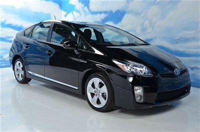 2010 prius 5 - advanced technology package - navigation , leather , trim , lka