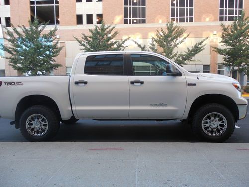 2013 toyota tundra sr5 crewmax cab pickup 4-door 5.7l