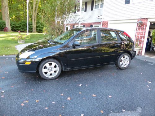 2002 ford focus zx5 good working transportation