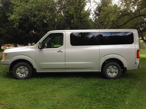 2012 nissan nv3500 sl standard 12 passenger van 3-door 5.6l