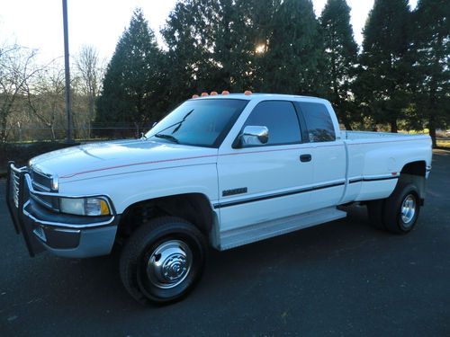 1996 dodge ram 3500  - extended cab 4x4 - cummins diesel - 5 speed - low miles