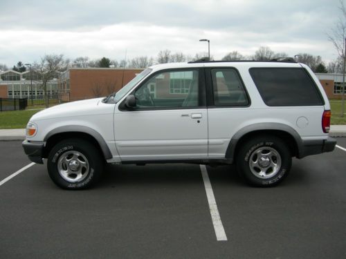 Ford explorer sport 4x4, runs,looks and drives perfect, no reserve