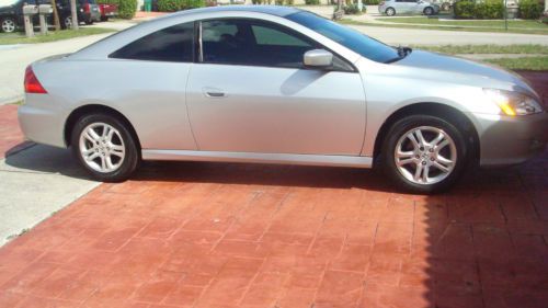 Honda accord lx 2007 coupe - 5 speeds manual transmission-low reserve