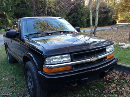 2000 chevy s-10 ls extend a cab 4 wheel drive pickup