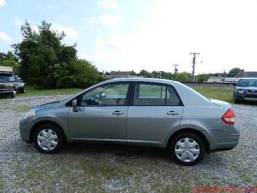 2010 nissan versa 1.8 s