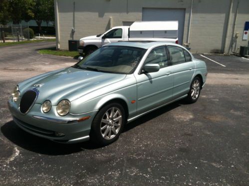 Beautiful baby blue sleek sexy 2000 jaguar