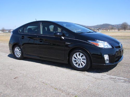 2011 toyota prius hybrid 55mpg brand new only 5300 miles bluetooth aux iphone na