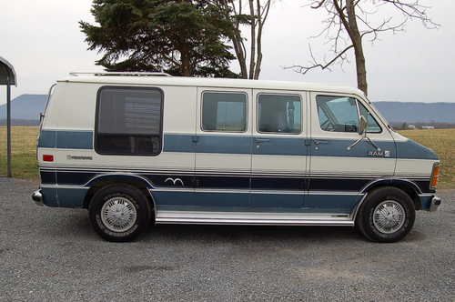 1984 dodge b-250 conversion van w/98000 miles