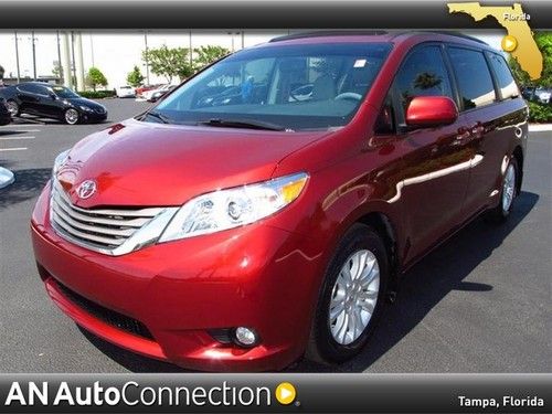 Toyota sienna xle with navigation