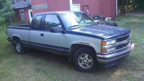 1995 chevrolet pick up extended cab  no reserve!!!!!!!!