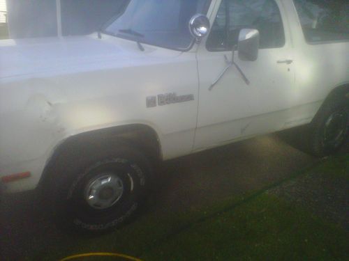 1986 Dodge Ramcharger only 33 K miles Factory rollbar, image 5