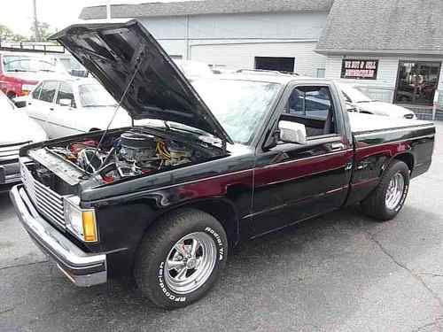 Chevrolet chevy s-10 s 10 s10 pickup truck 350 holly carb
