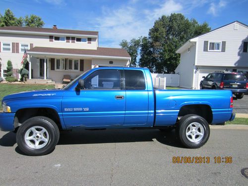 2001 dodge ram 1500 sport extended cab pickup 4-door 5.9l with off road package