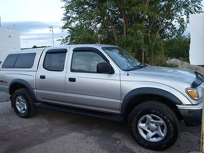 Silver tacoma pick up 4x4  truck double cab v6 2002 one owner clean carfax