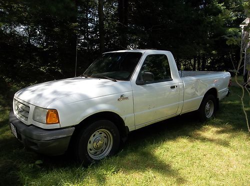 2001 white ford ranger w/8' bed! runs/drives well, only $1,300 obo!!
