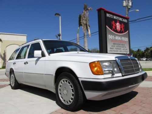 90 white 300-te 7 passenger wagon -alloy wheels -low reserve -florida