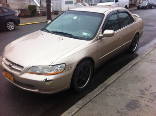 2000 honda accord with custom rim &amp; music system clean title daily commute baby.