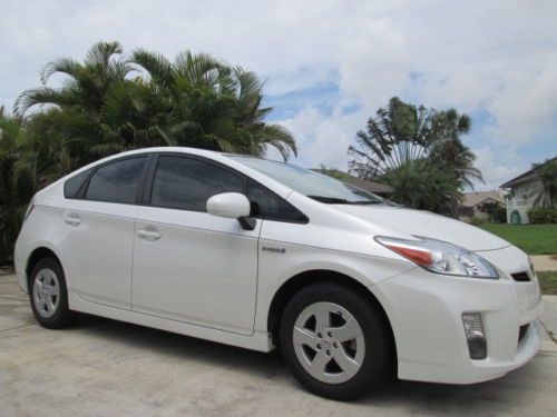 One owner florida car! toyota dealer serviced! brand new tires! factory warranty