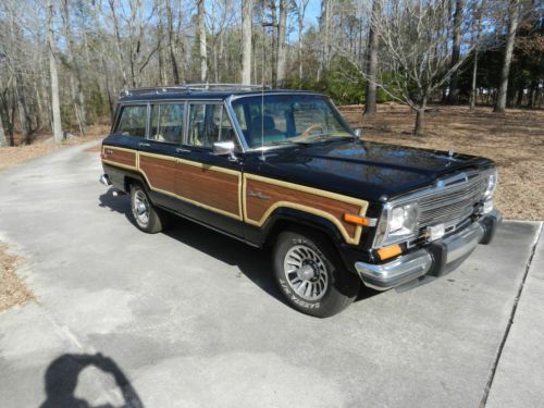 Black 1988 jeep wagoneer