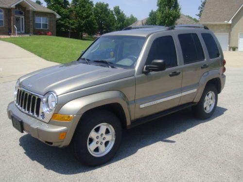 2005 jeep liberty limited crd diesel 56949 miles (very rare )