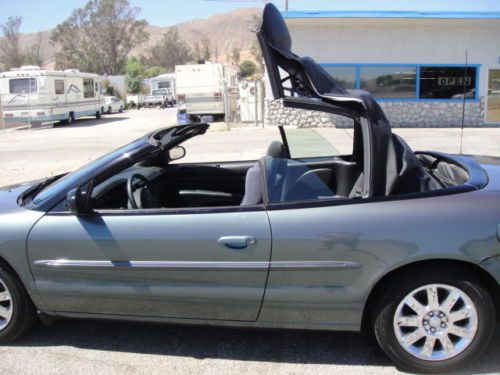 2004 chrysler sebring base convertible 2-door 2.7l