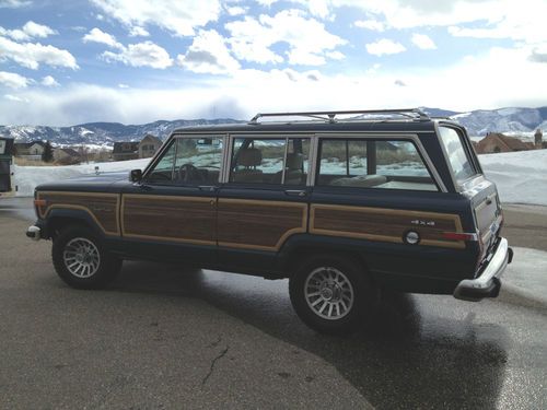 1988 jeep grand wagoneer beautiful condition inside and out!!! low miles