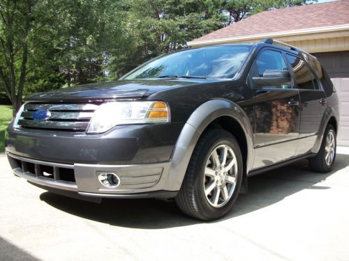 2008 ford taurus x sel wagon 4-door 3.5l, low low miles, only 45800 miles