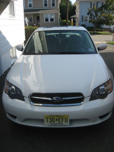 2007 subaru legacy white automatic