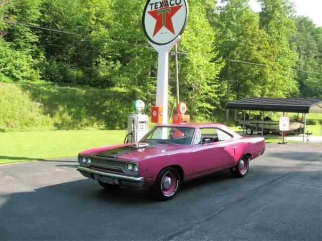 1970 plymouth road runner --