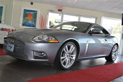 No reserve. one owner xkr. the right color combination. xkr